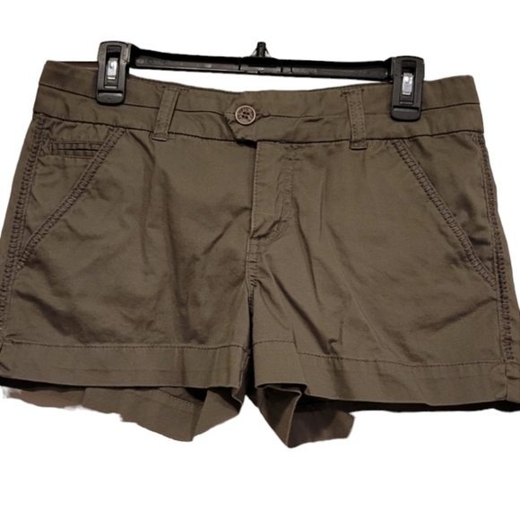 Freestyle Revolution olive green shorts 98% Cotton 2% Spandex Size 11 - Picture 1 of 7